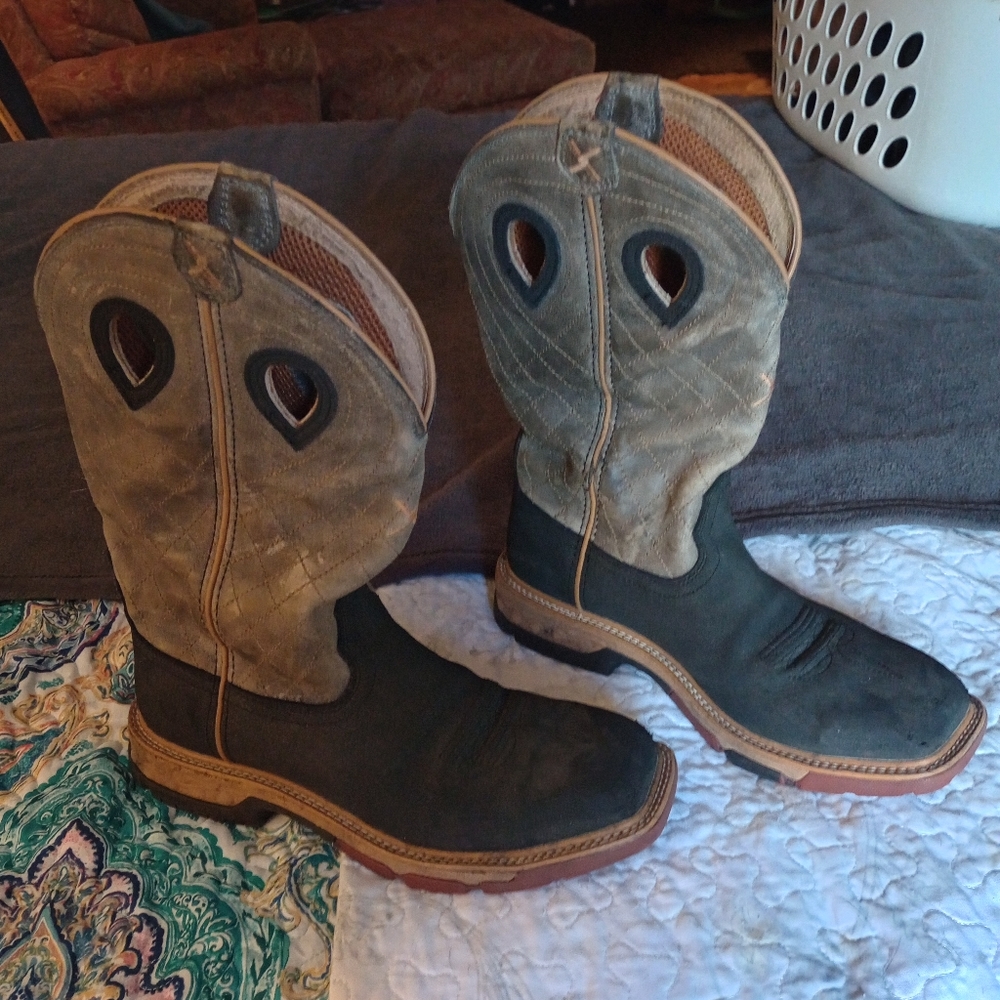 Twisted X size 8 steel toe boots